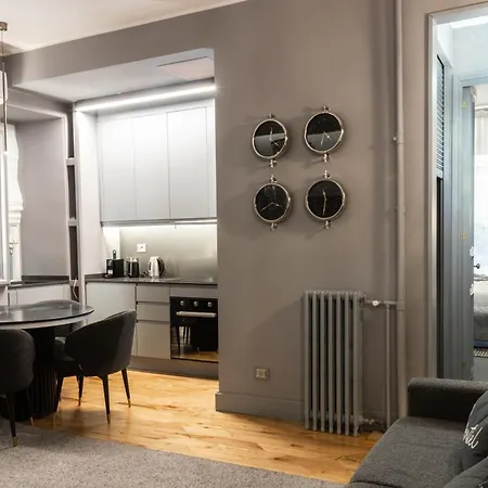 Rome Bridge Apartment-2